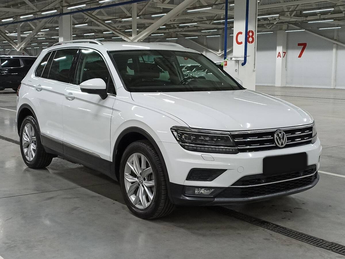 Купить Volkswagen Tiguan, 2018, 160 240 км, фото №3