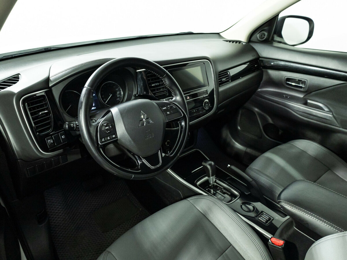 Купить Mitsubishi Outlander III Рестайлинг 3, 2019, 136 812 км, фото №9