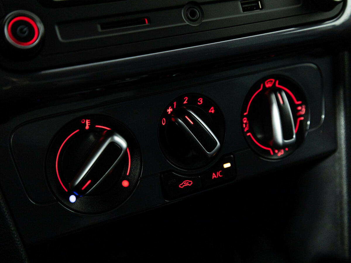 Купить Volkswagen Polo V Рестайлинг, 2020, 99 698 км, фото №15