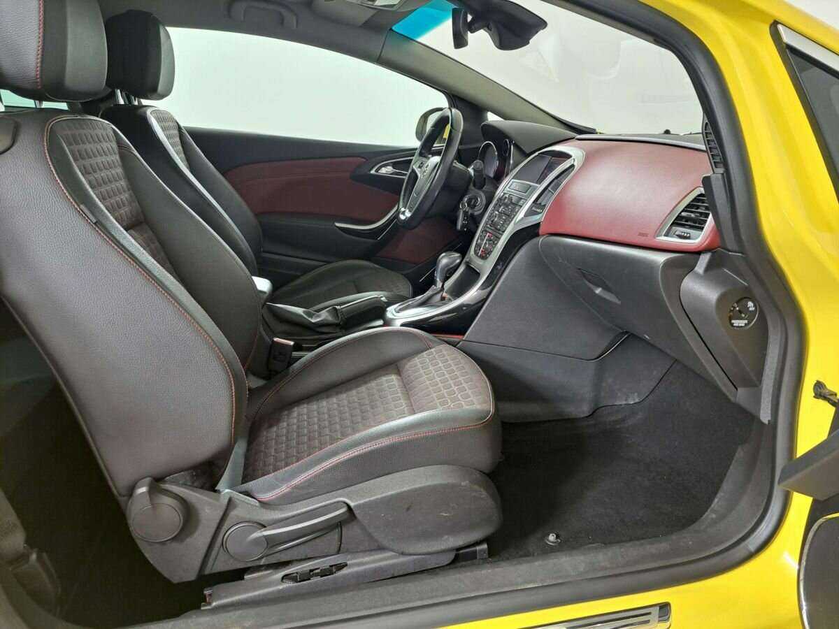 Купить Opel Astra GTC, 2013, 120 970 км, фото №9