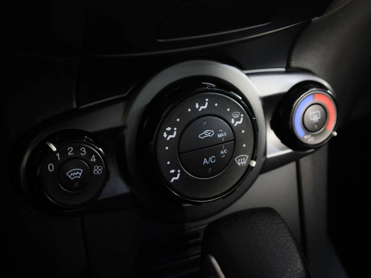 Купить Ford Fiesta Mk6 Рестайлинг, 2016, 126 591 км, фото №15