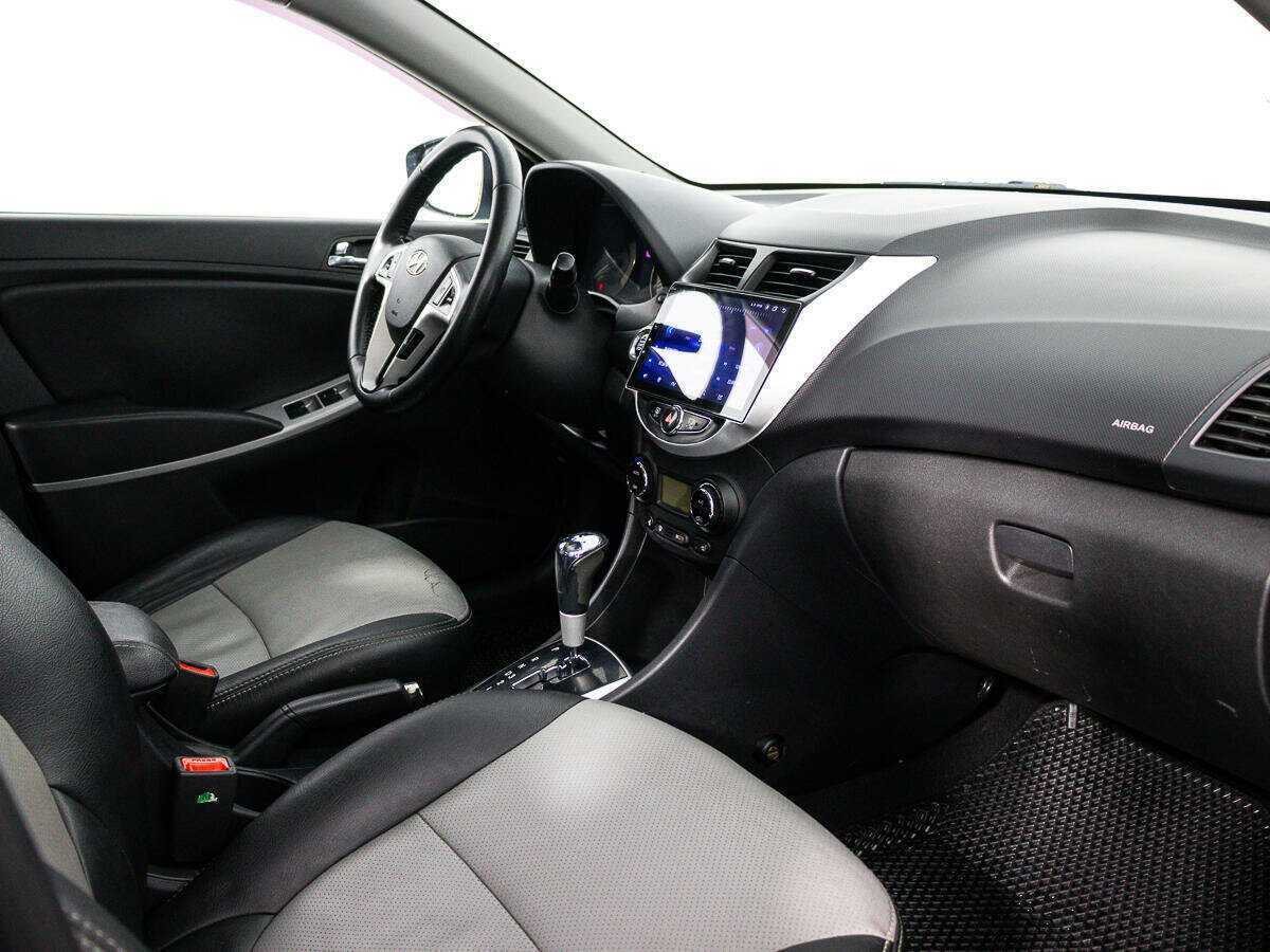 Купить Hyundai Solaris, 2012, 324 755 км, фото №9