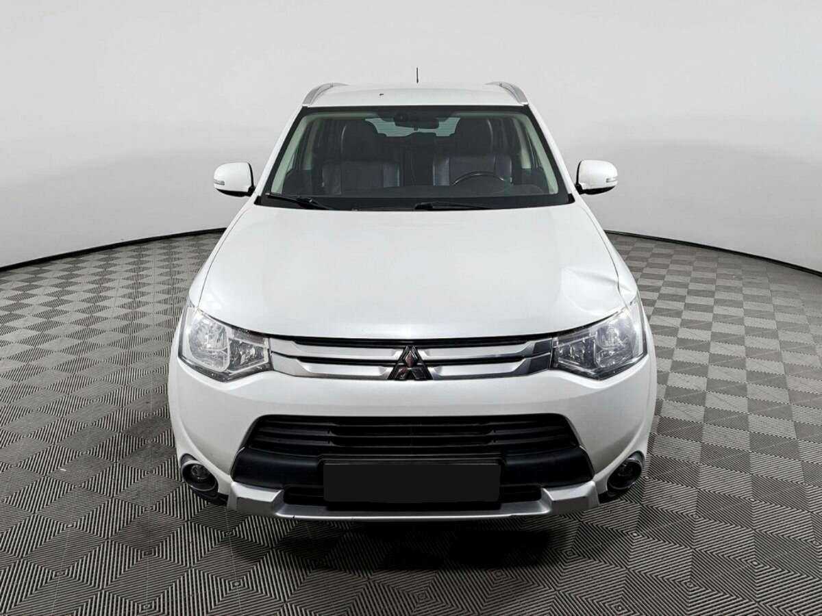 Купить Mitsubishi Outlander, 2014, 181 183 км, фото №2