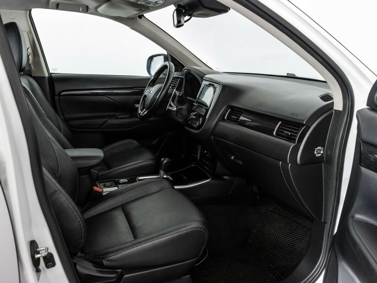 Купить Mitsubishi Outlander III Рестайлинг 2, 2017, 191 296 км, фото №24