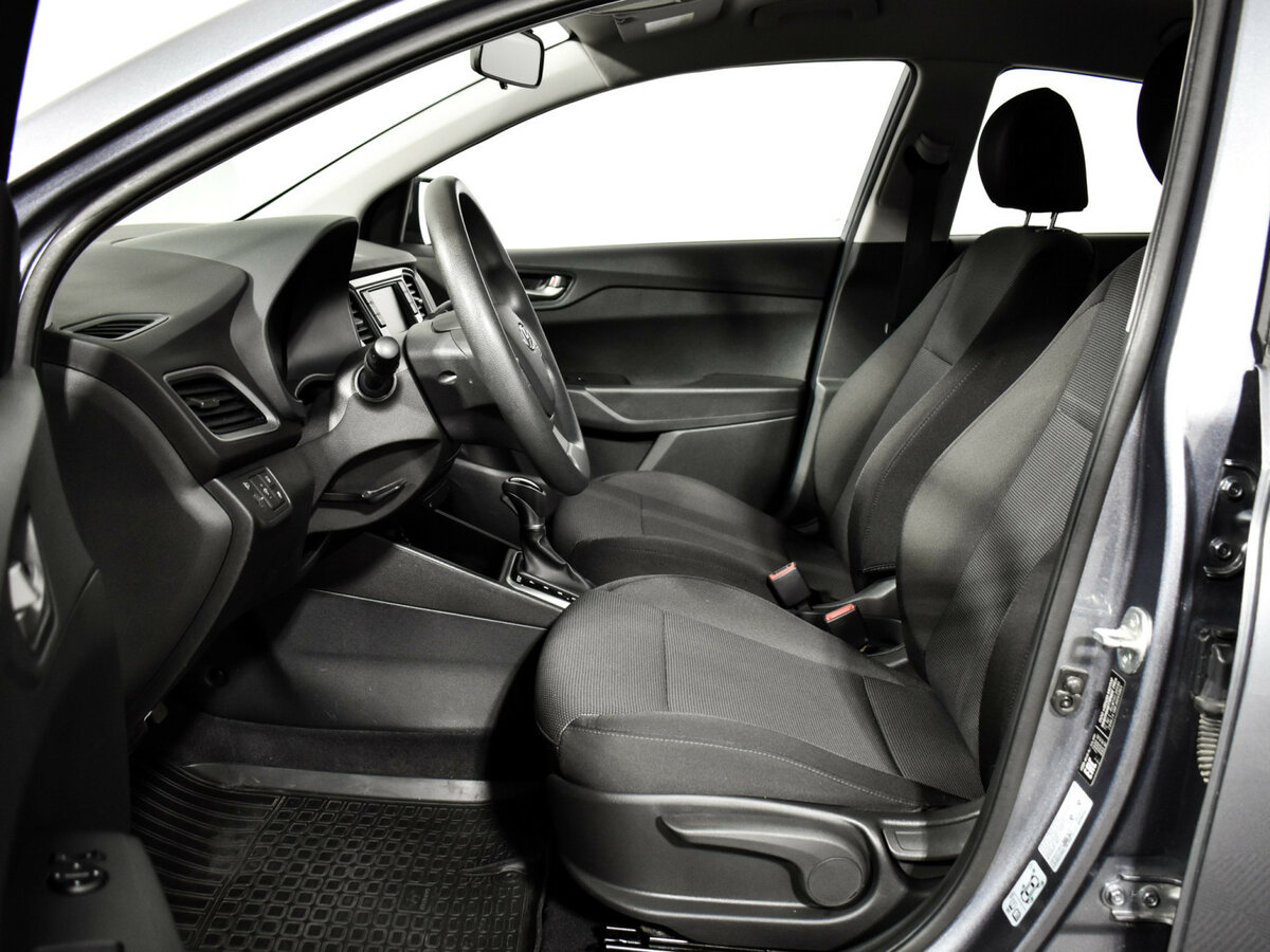 Купить Hyundai Solaris II, 2017, 83 431 км, фото №10