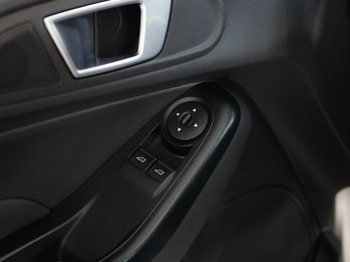 Купить Ford Fiesta Mk6 Рестайлинг, 2016, 126 591 км, фото №12