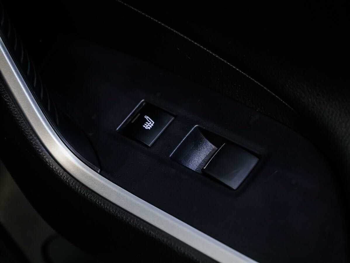 Купить Toyota RAV4, 2021, 56 240 км, фото №3